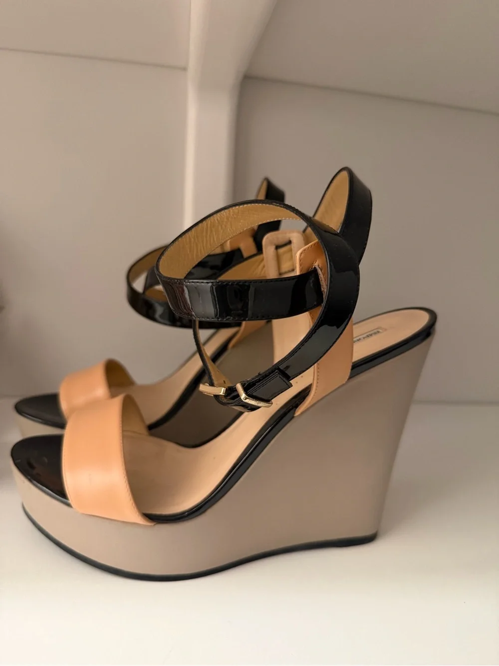 Emporio Armani Leather Platform Wedge Sandals – Women’s Size 7 – Beige/Black